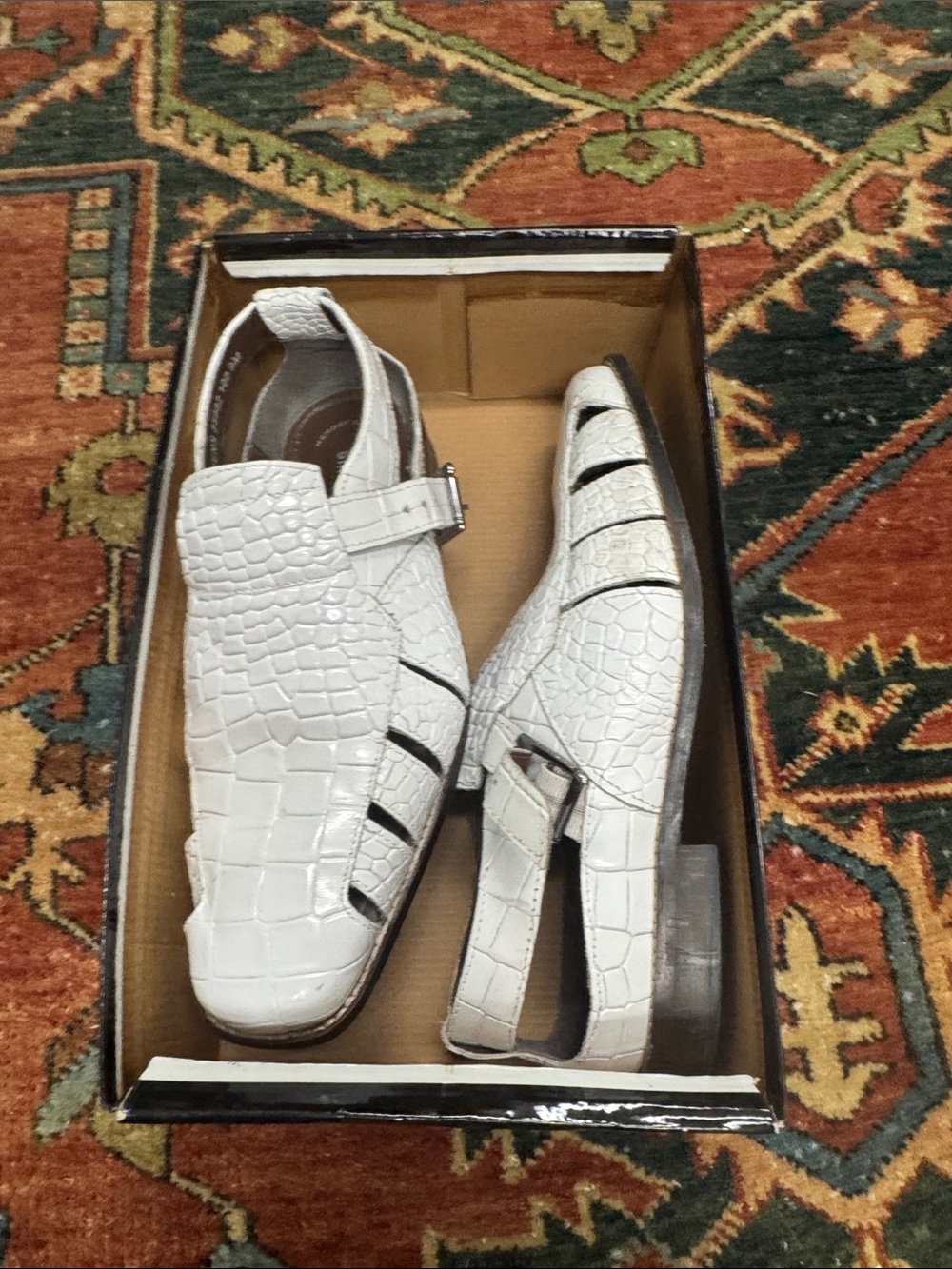 Stacey Adam’s White Croc-Embossed fisherman Sandal